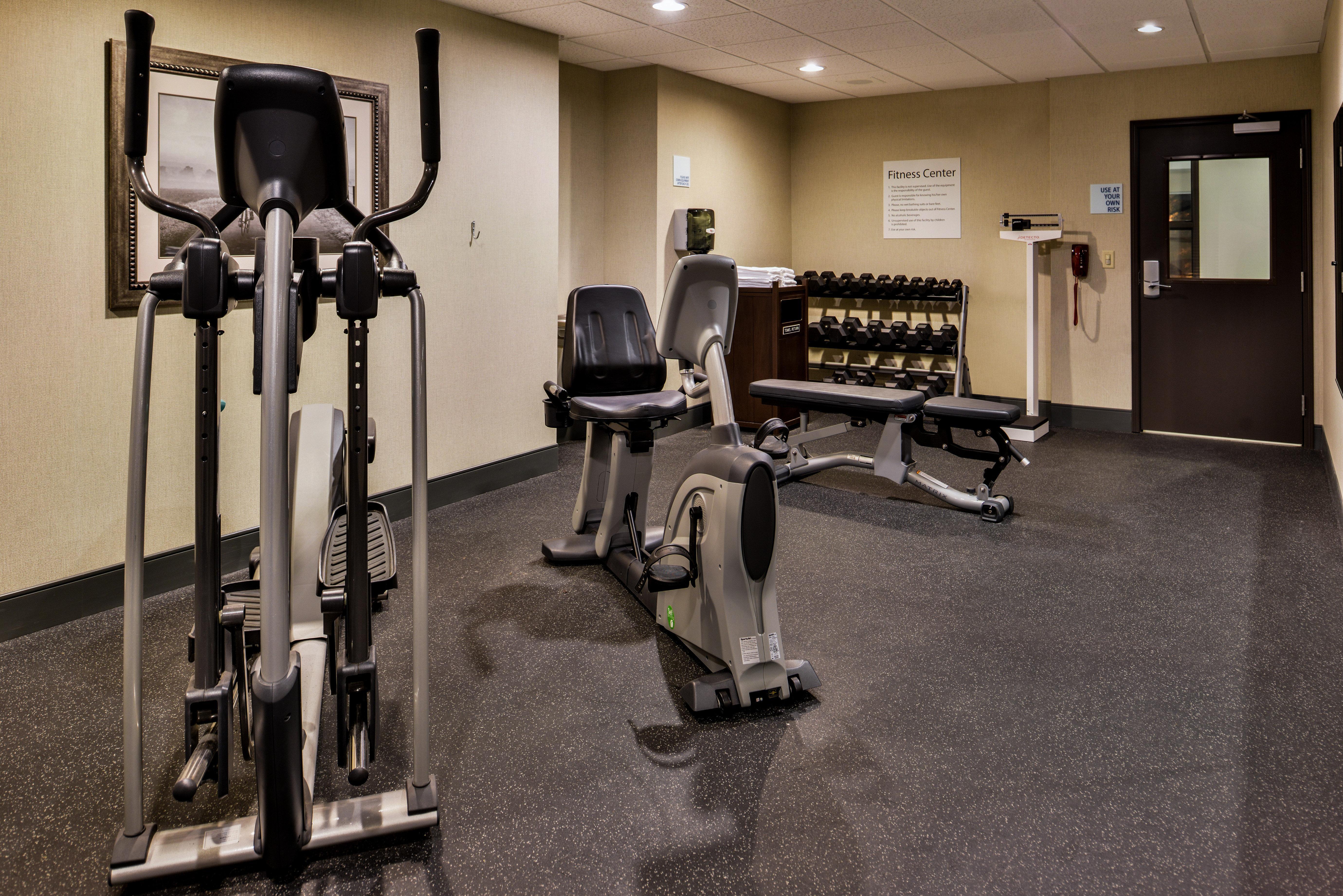 Holiday Inn Express & Suites Emporia Northwest By Ihg Bagian luar foto